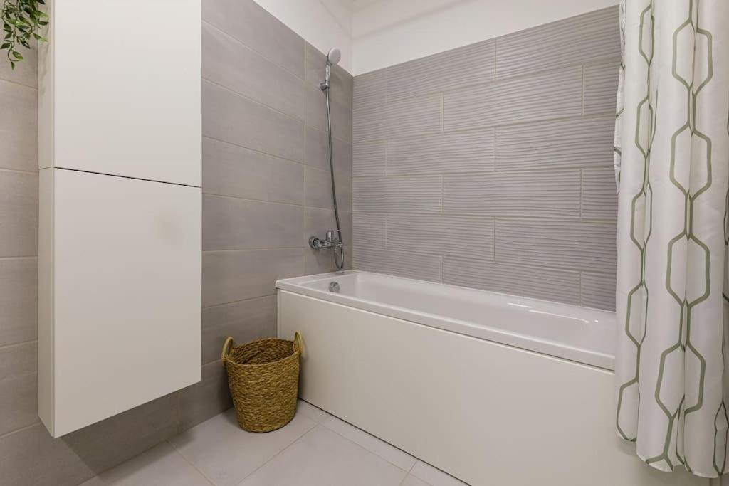 Luxury Apt. Near River & Parking Timisoara Bagian luar foto