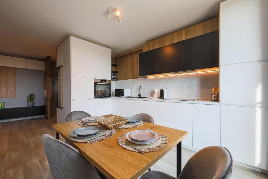 Luxury Apt. Near River & Parking Timisoara Bagian luar foto