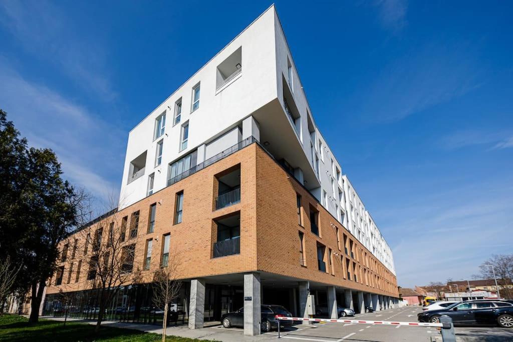 Luxury Apt. Near River & Parking Timisoara Bagian luar foto